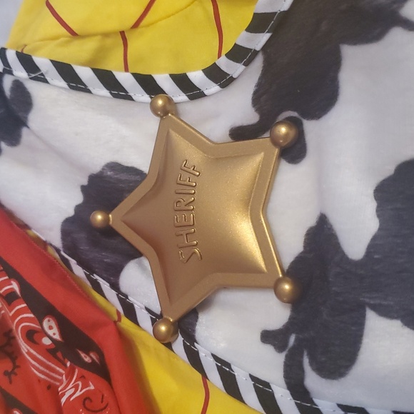 NWT Disney Store Boy's Toy Story Woody Sheriff Cowboy 4 PC Halloween Costume 4 - Picture 6 of 10